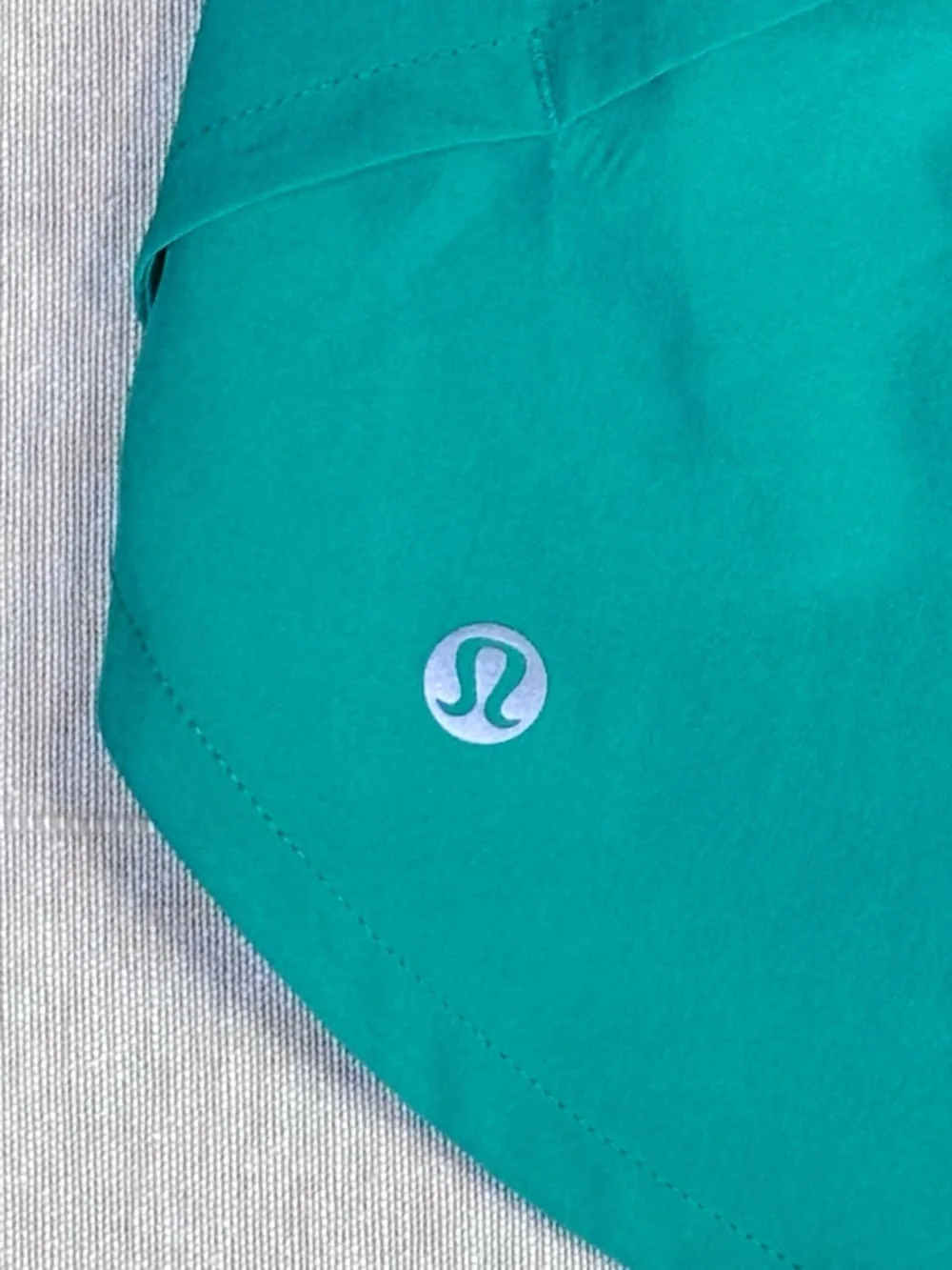 Lululemon Teal Turquoise Run Shorts Size 6 Athletic Lightweight Active